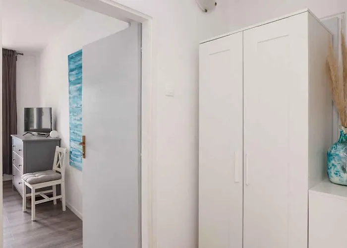 Near In 55356 דירה קריקווניצה